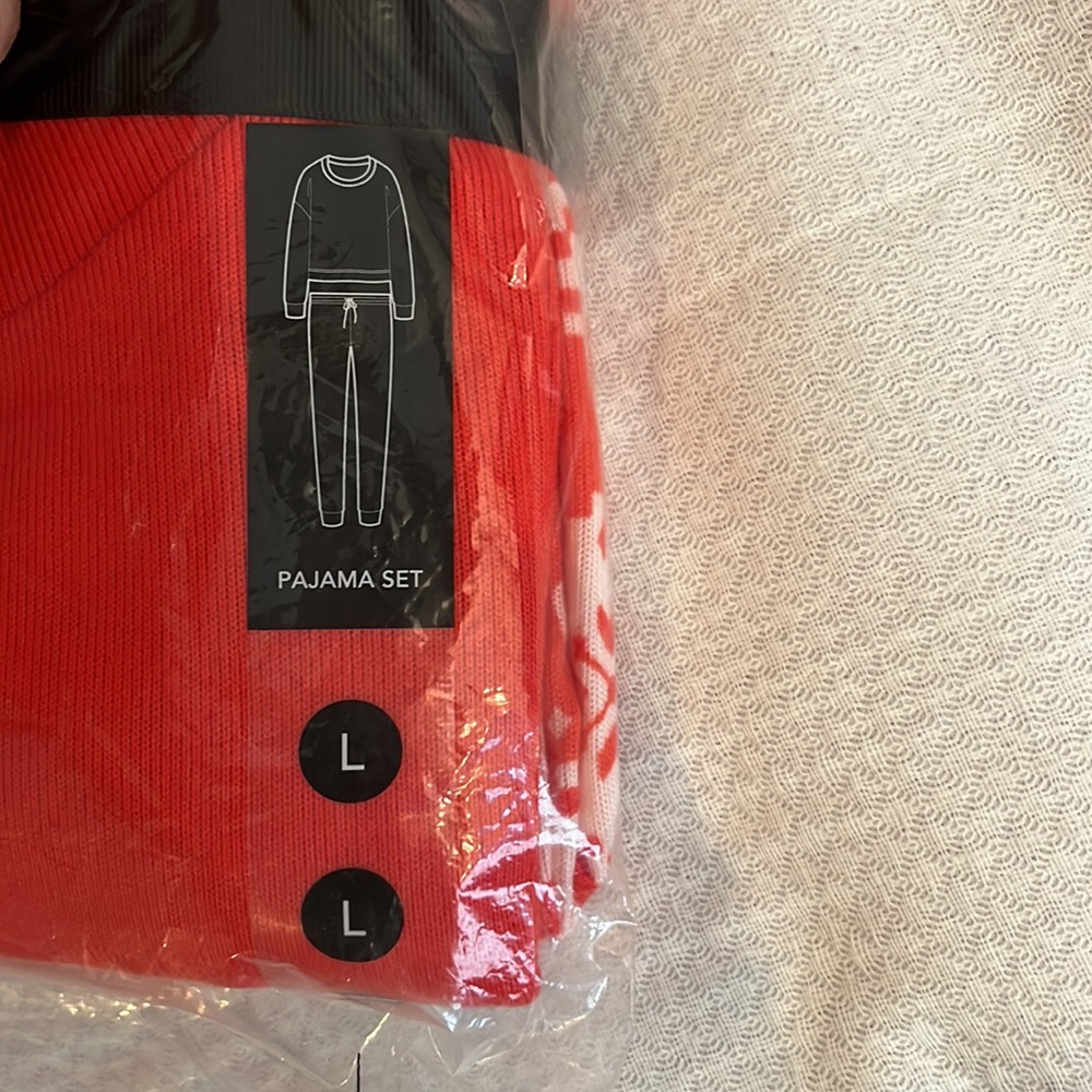 Pajama set - Picture 2 of 4